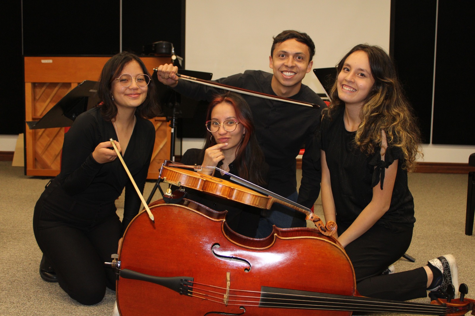 Patricia performing violin